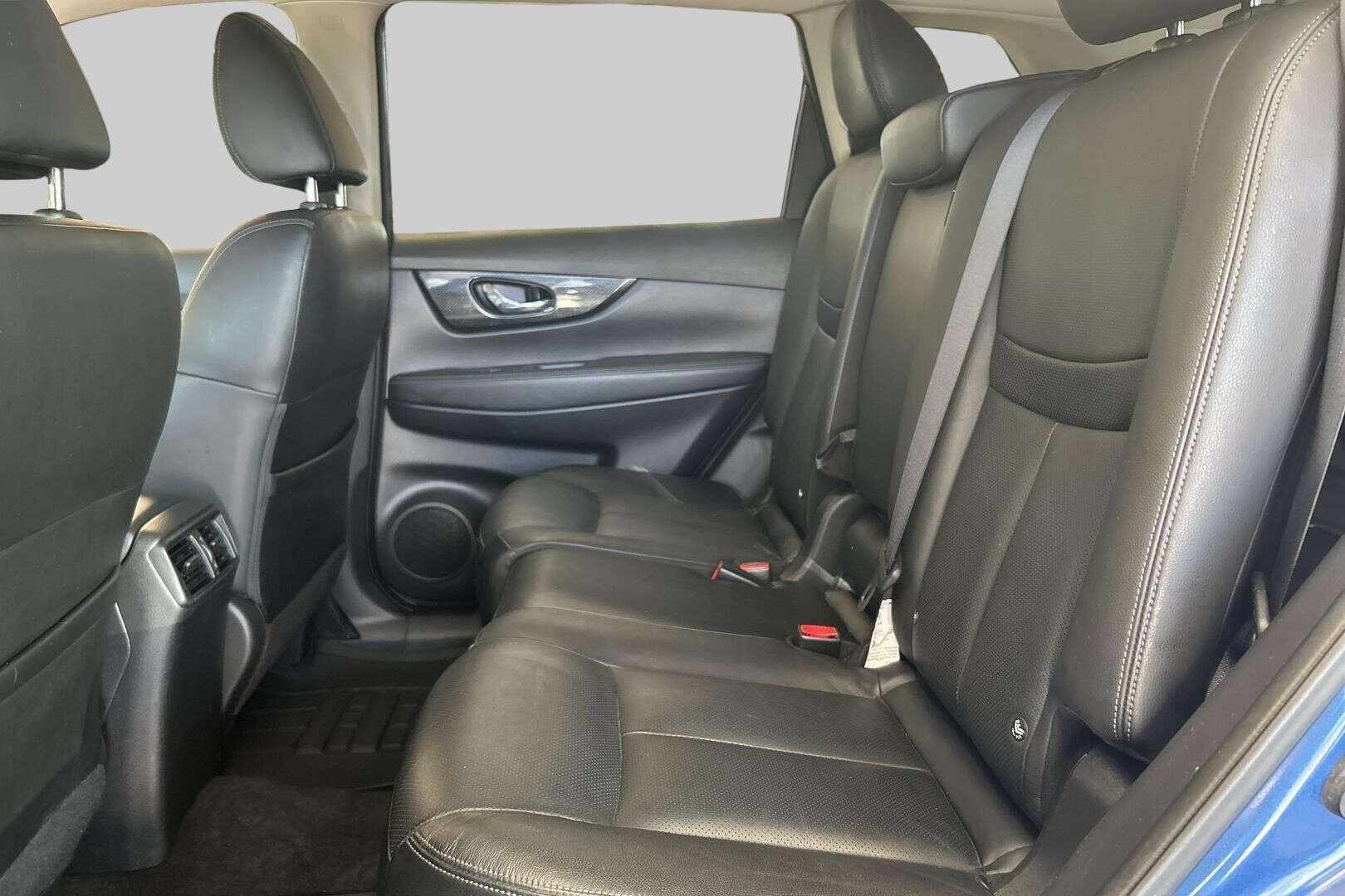 Nissan X-Trail iso kuva 10