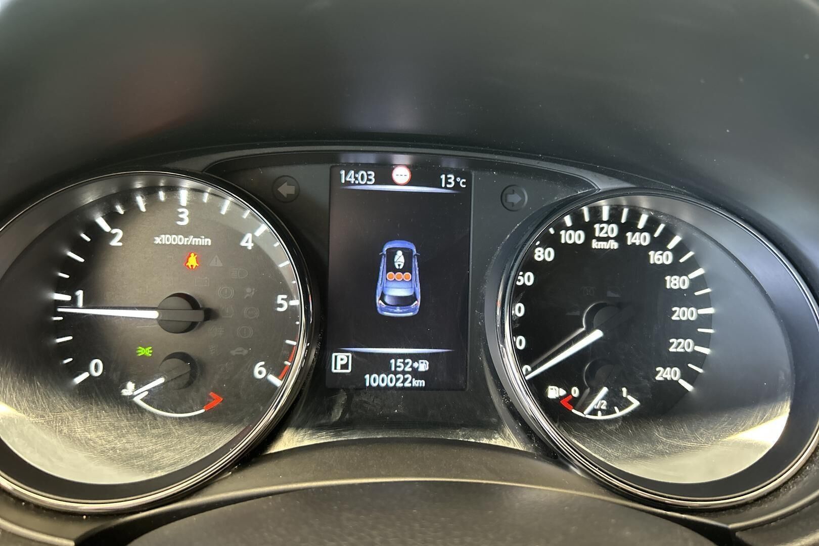 Nissan X-Trail iso kuva 32