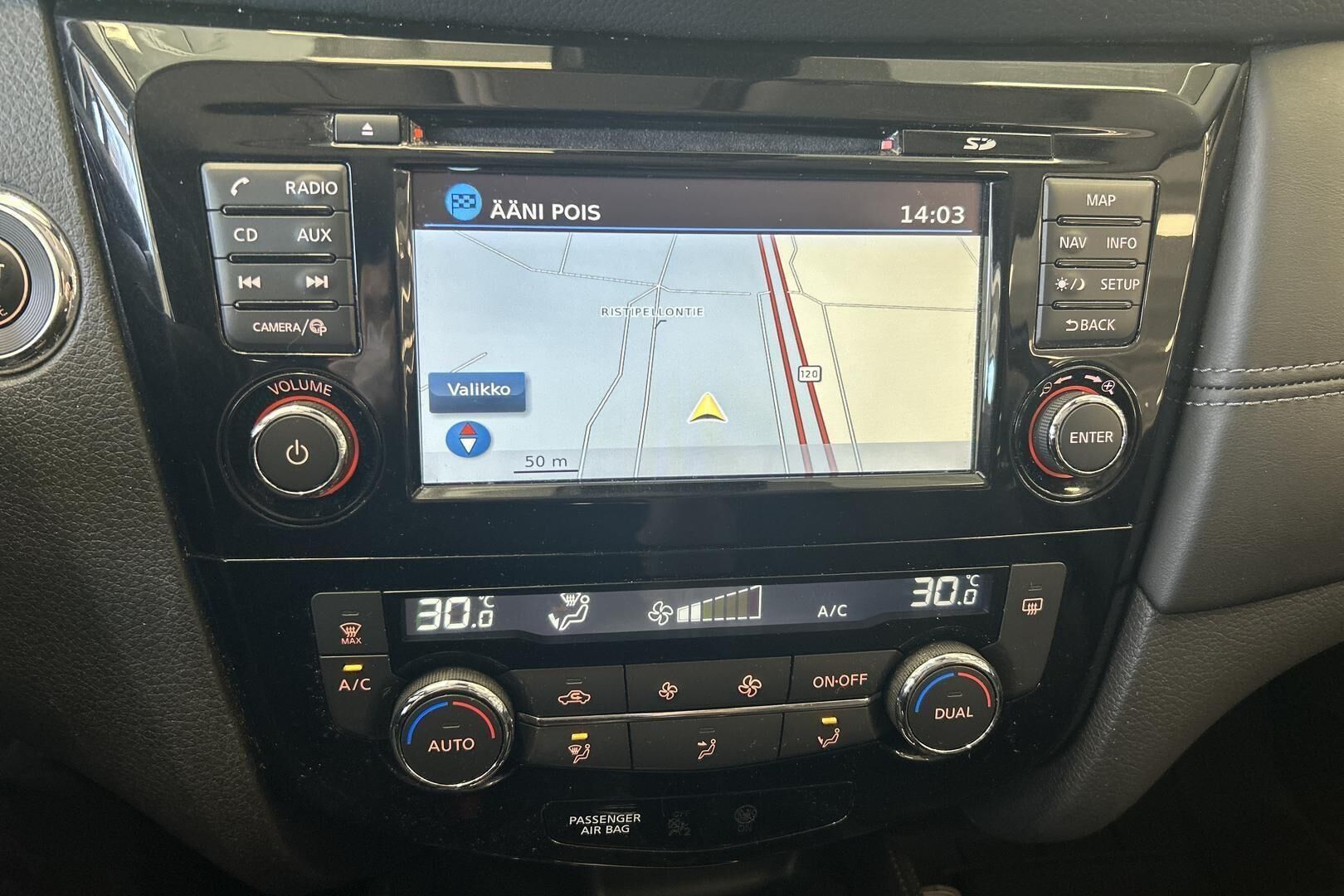 Nissan X-Trail iso kuva 13
