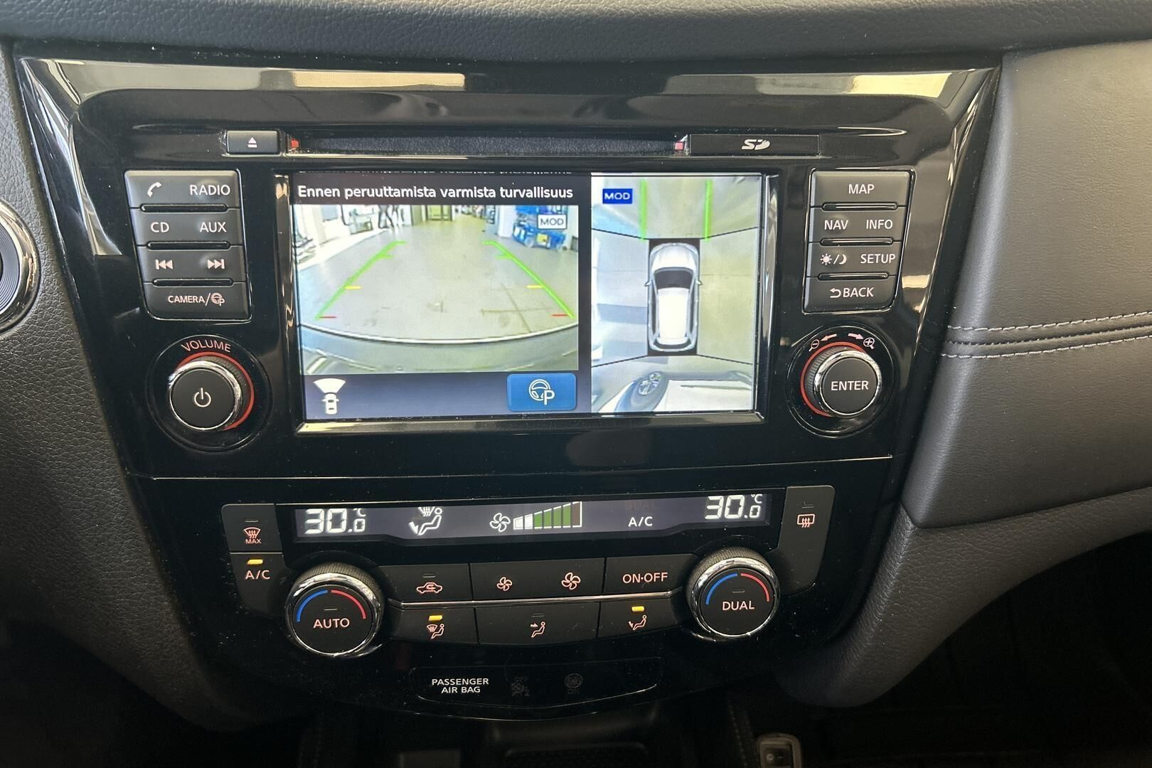 Nissan X-Trail iso kuva 14