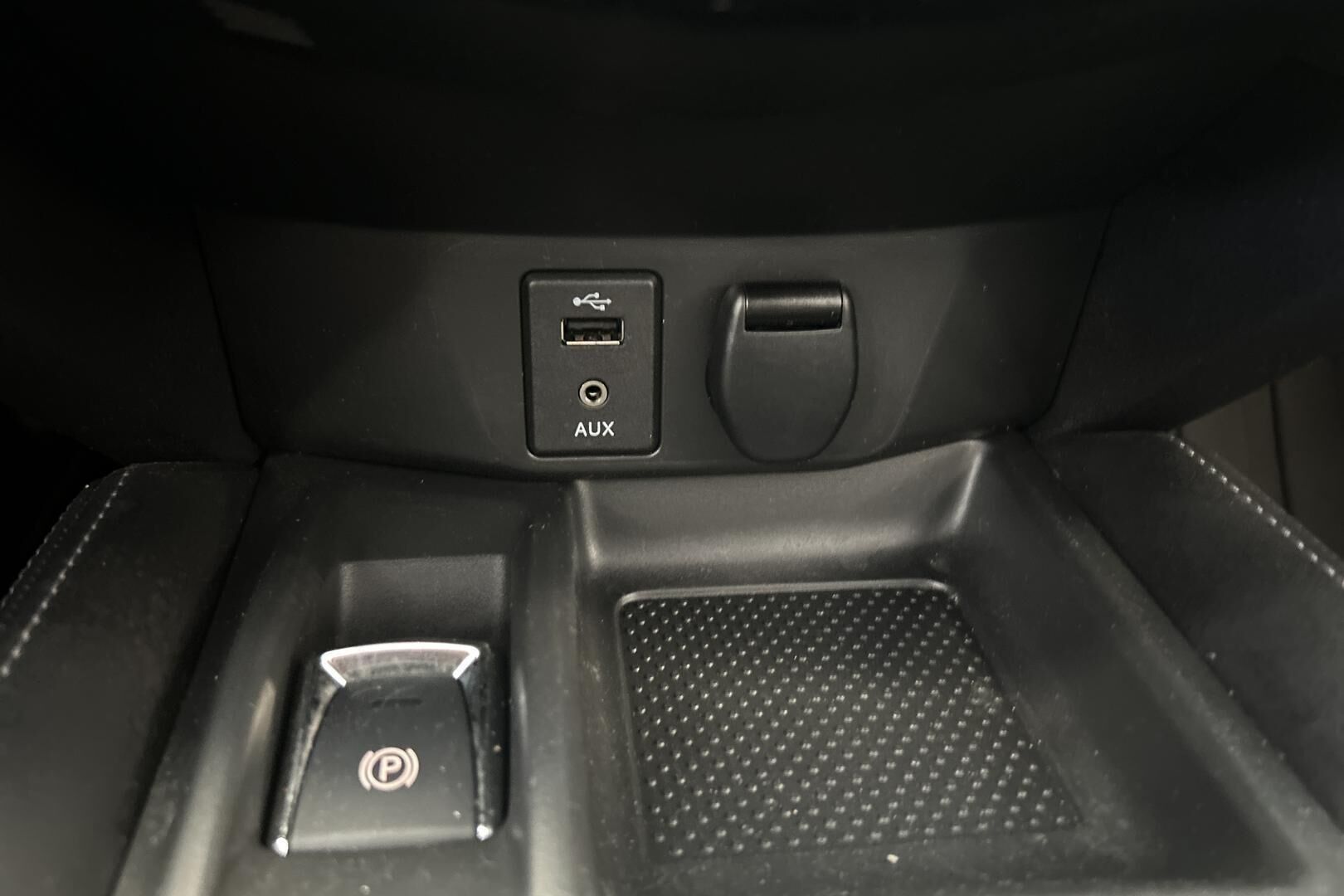 Nissan X-Trail iso kuva 17