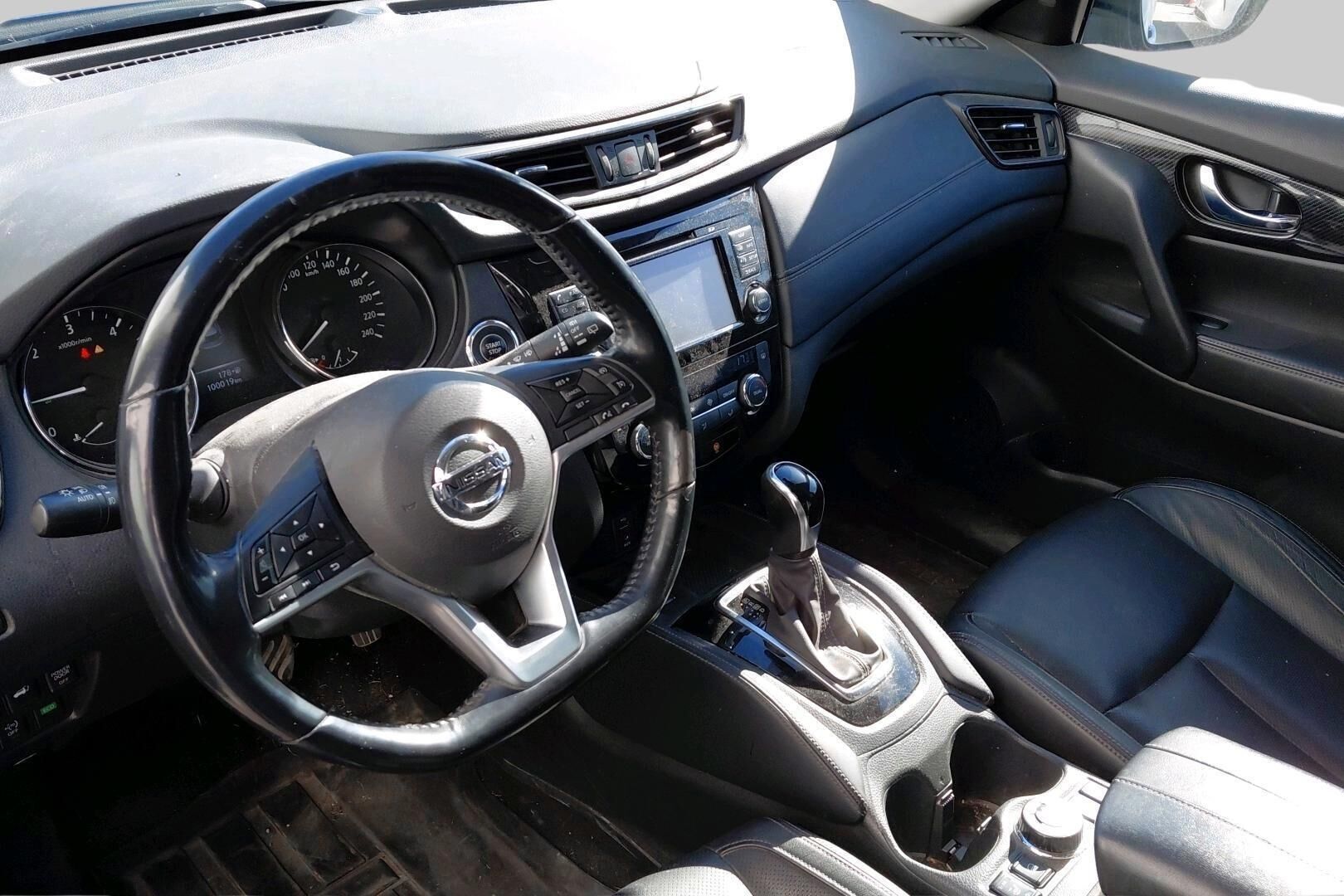 Nissan X-Trail iso kuva 2