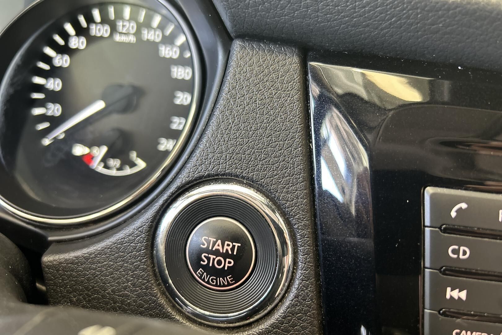 Nissan X-Trail iso kuva 22