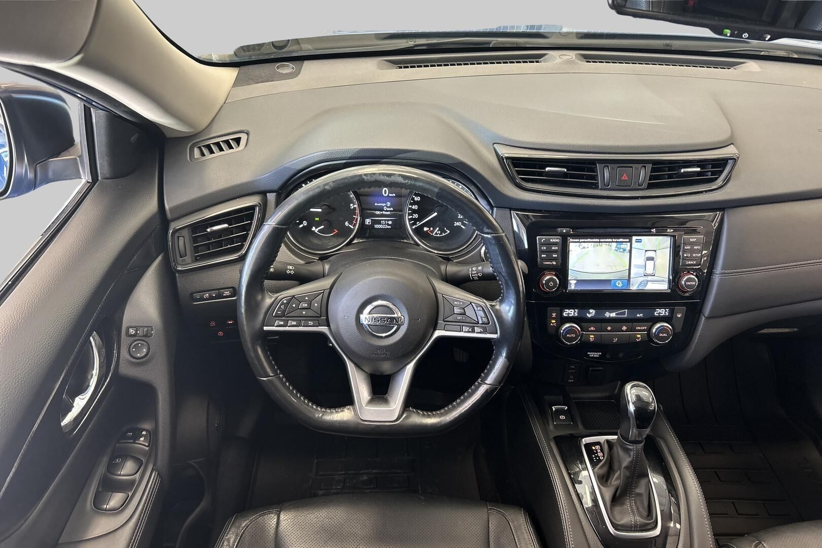 Nissan X-Trail iso kuva 27