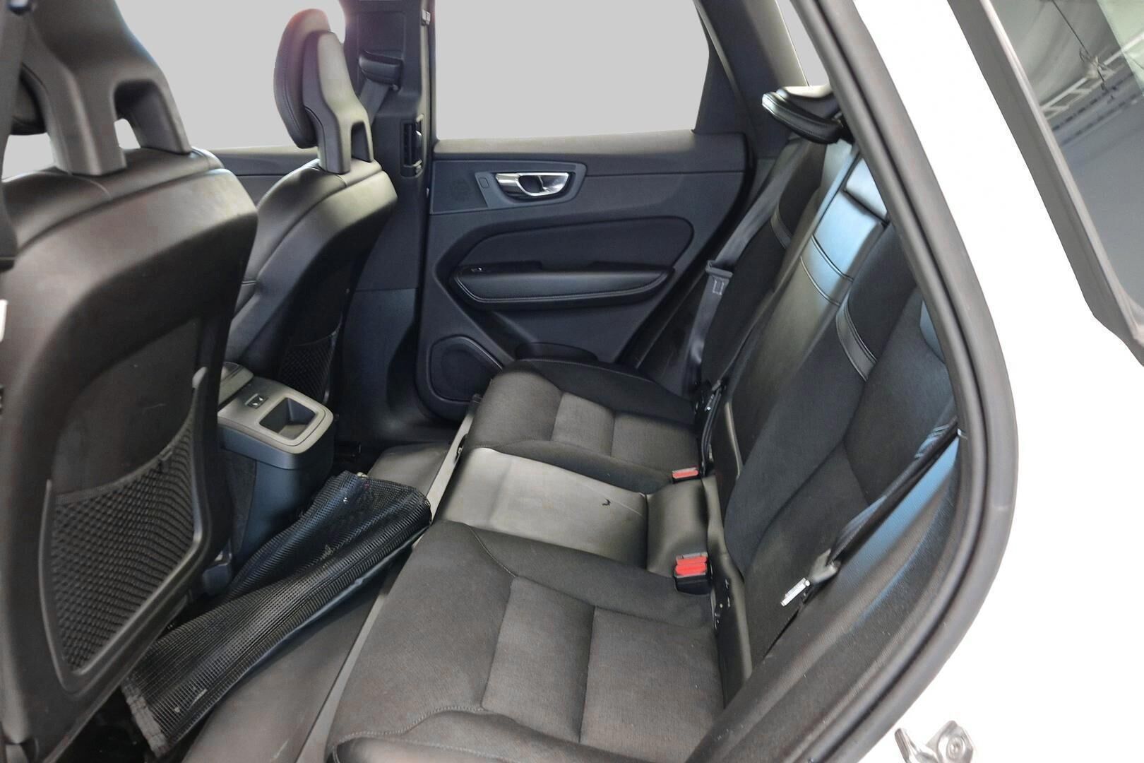 Volvo XC60 iso kuva 10