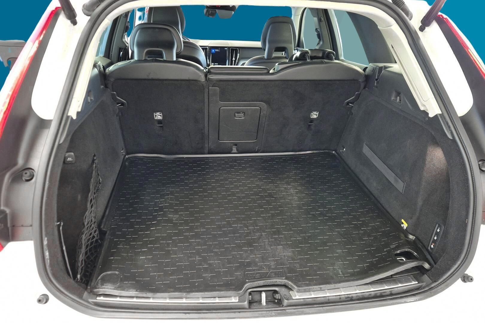 Volvo XC60 iso kuva 12