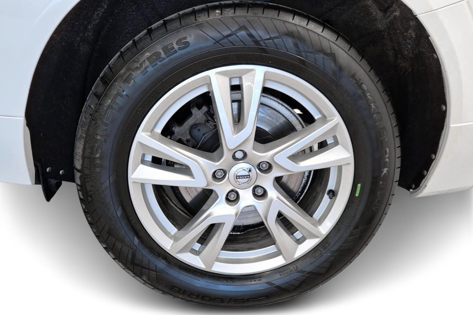 Volvo XC60 iso kuva 13