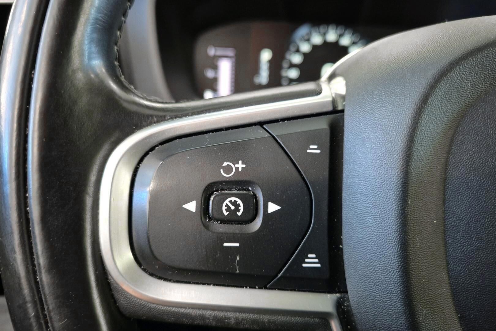 Volvo XC60 iso kuva 19
