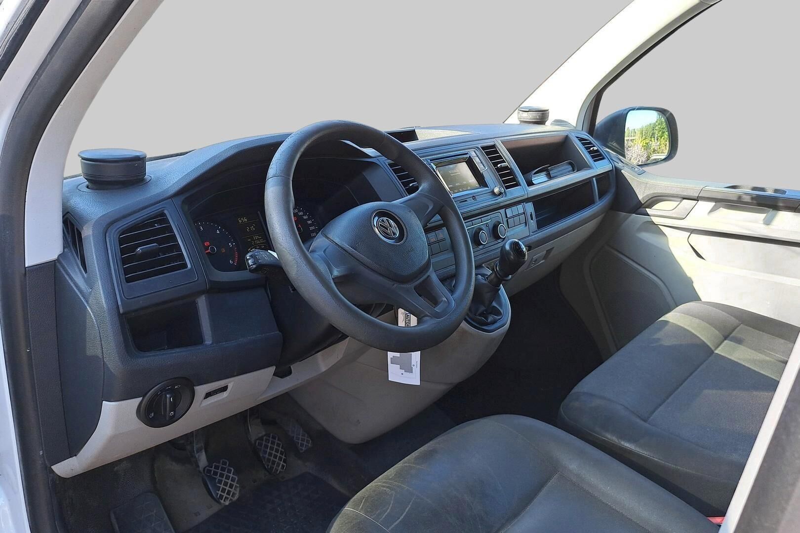 Volkswagen Transporter iso kuva 3