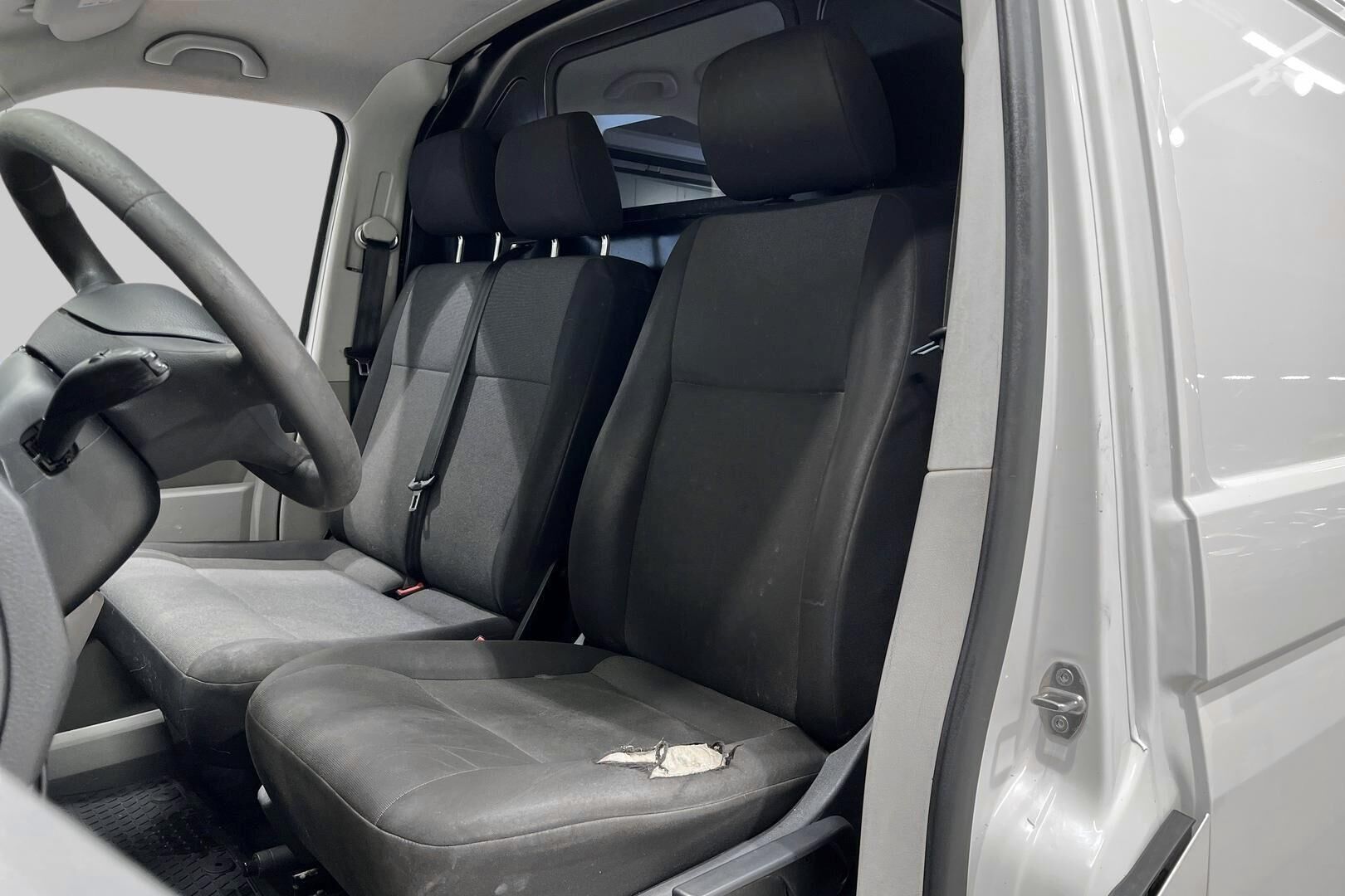 Volkswagen Transporter iso kuva 8