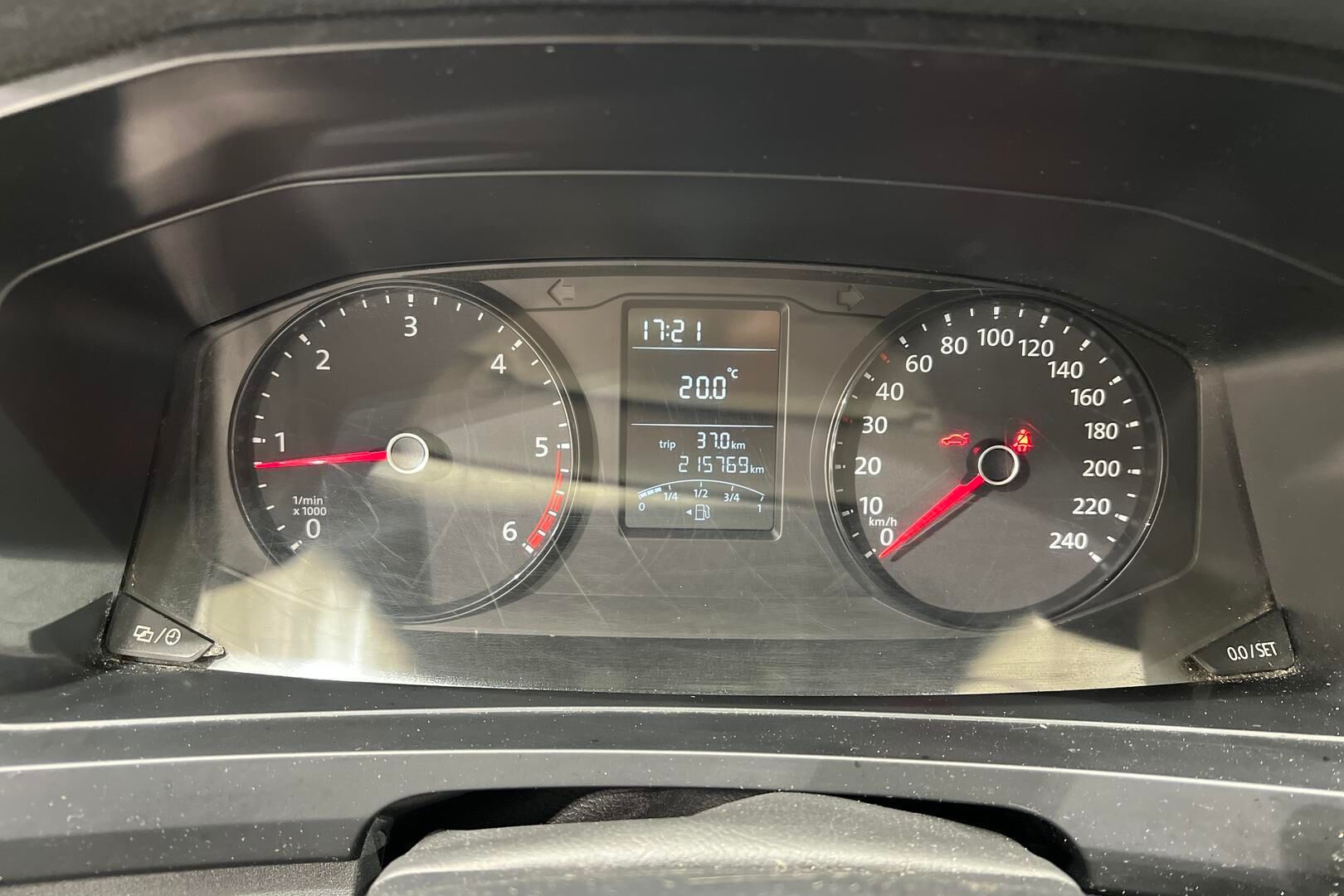 Volkswagen Transporter iso kuva 12