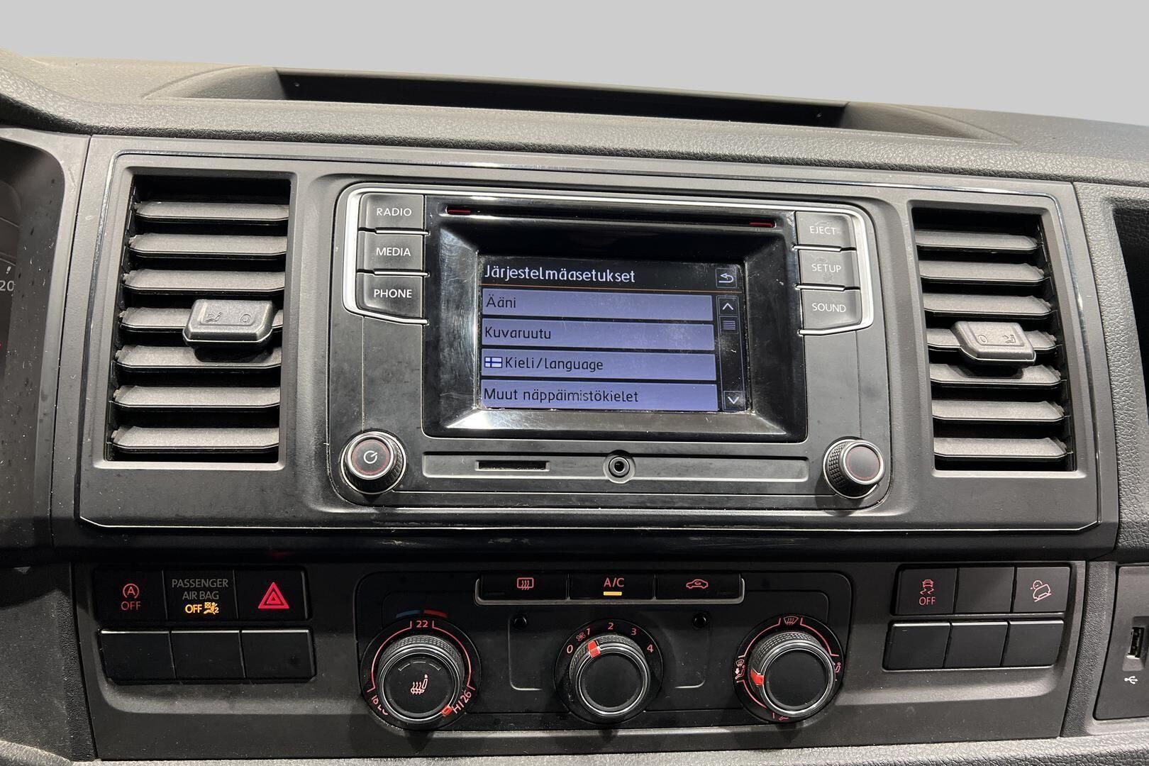 Volkswagen Transporter iso kuva 13