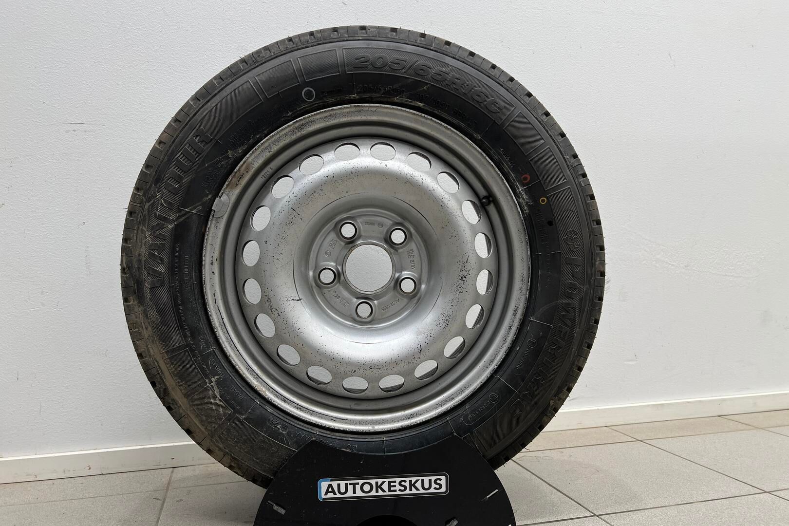 Volkswagen Transporter iso kuva 23