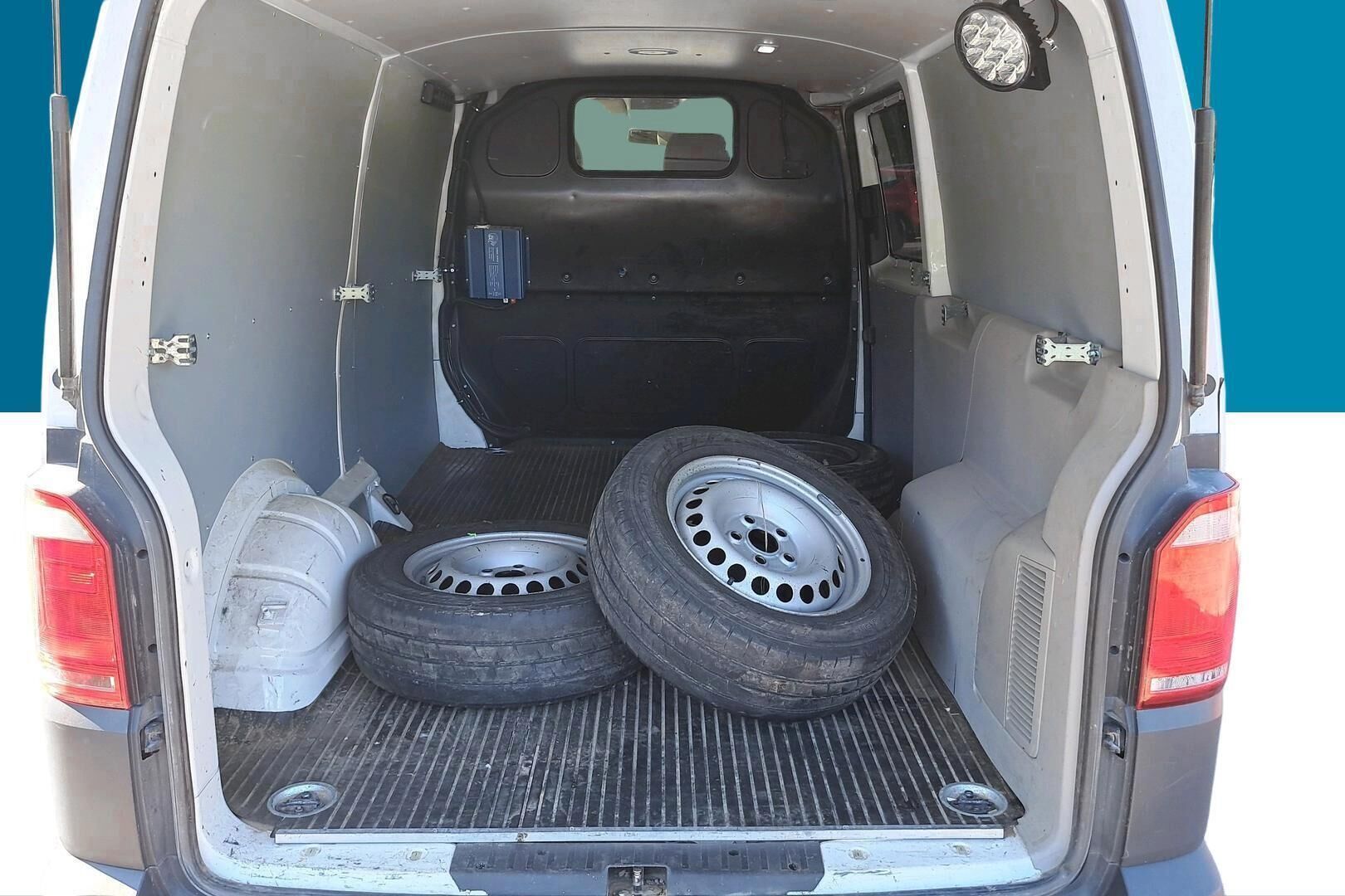 Volkswagen Transporter iso kuva 3