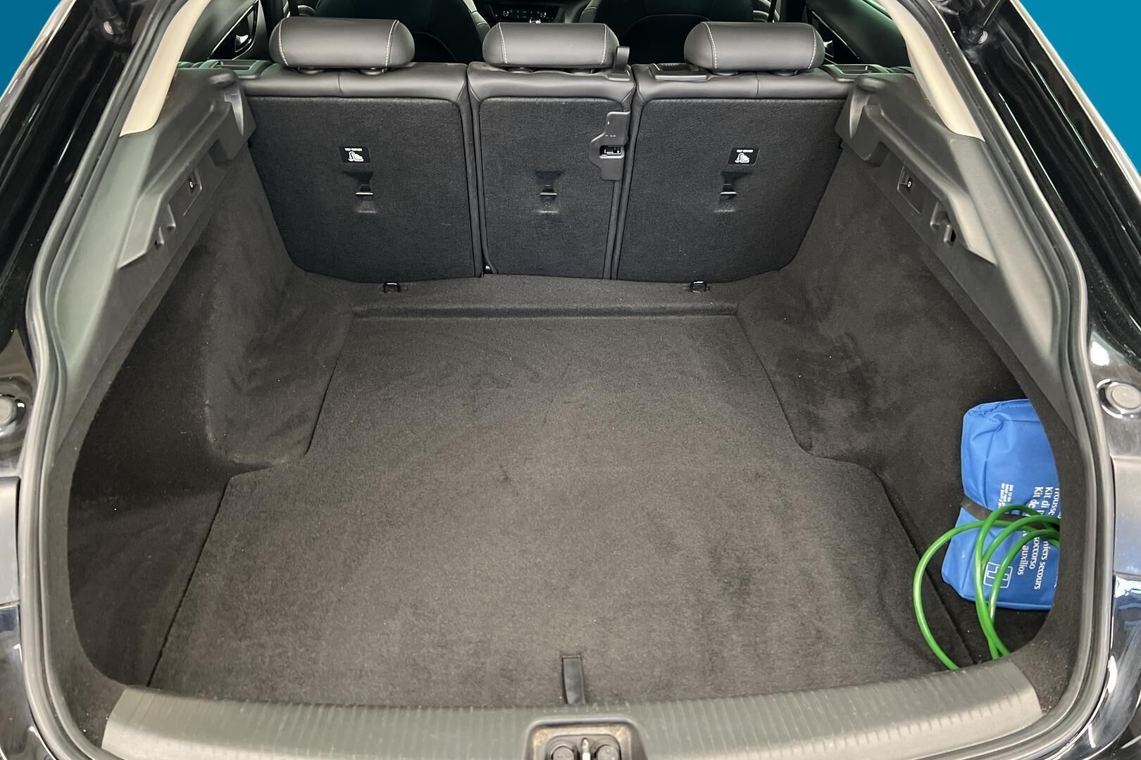 Opel Insignia iso kuva 19