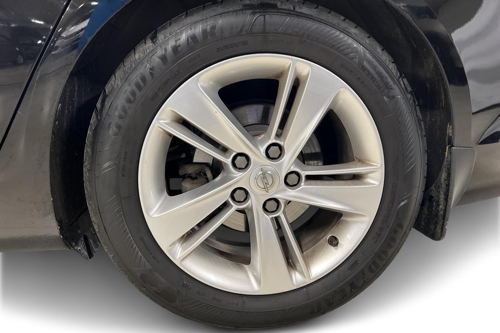 Opel Insignia iso kuva 10