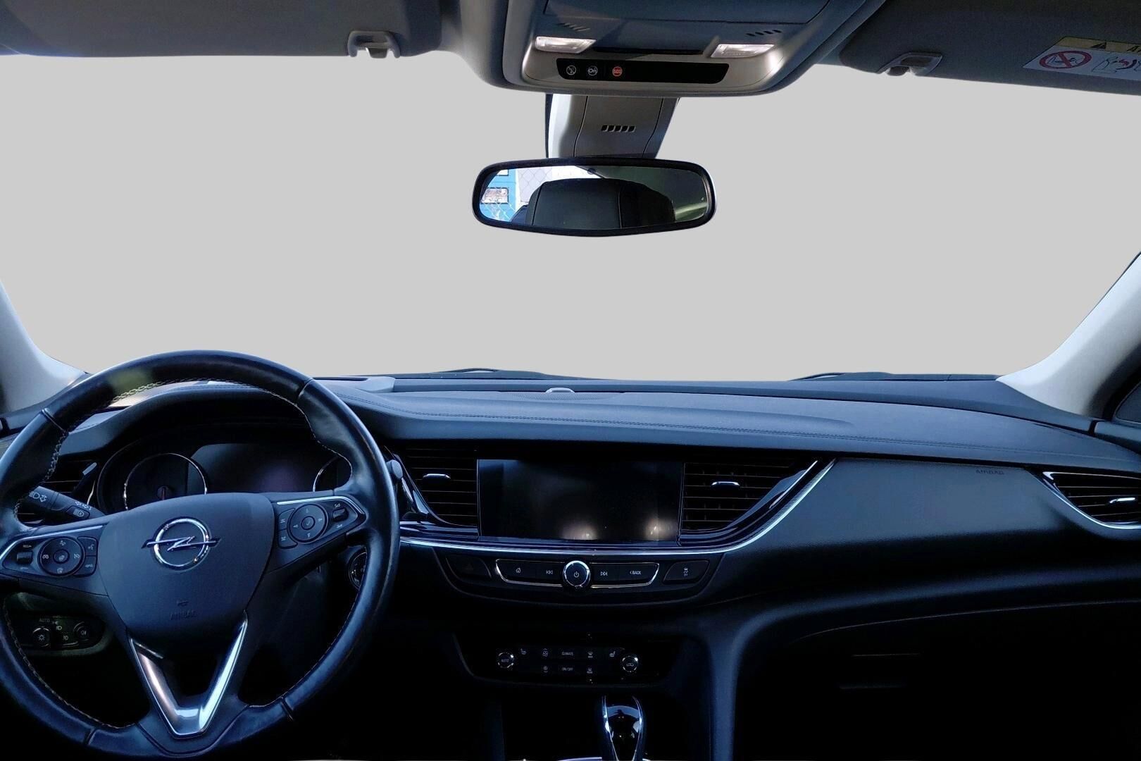 Opel Insignia iso kuva 2