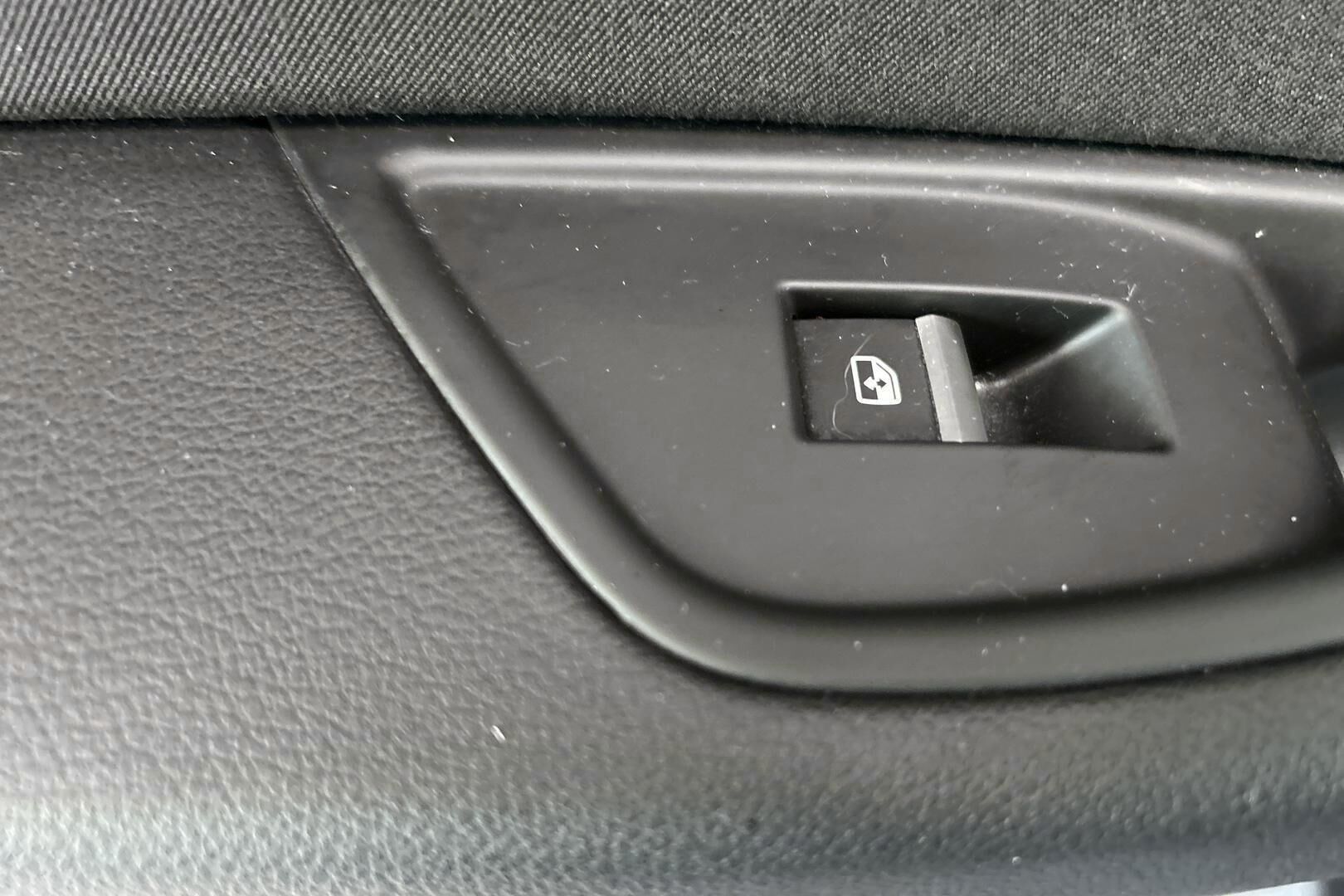 Audi A4 iso kuva 27