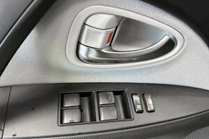 Toyota Avensis esikatselu 15