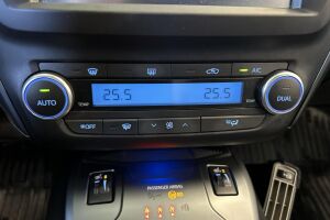 Toyota Avensis esikatselu 17