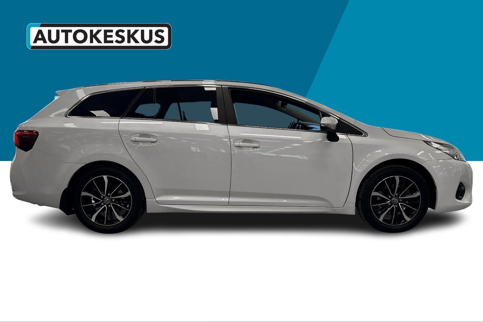 Toyota Avensis iso kuva 4