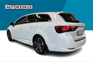 Toyota Avensis esikatselu 6