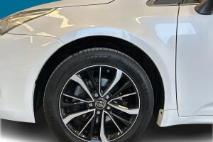 Toyota Avensis esikatselu 7