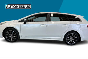 Toyota Avensis esikatselu 8