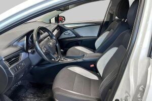 Toyota Avensis esikatselu 9