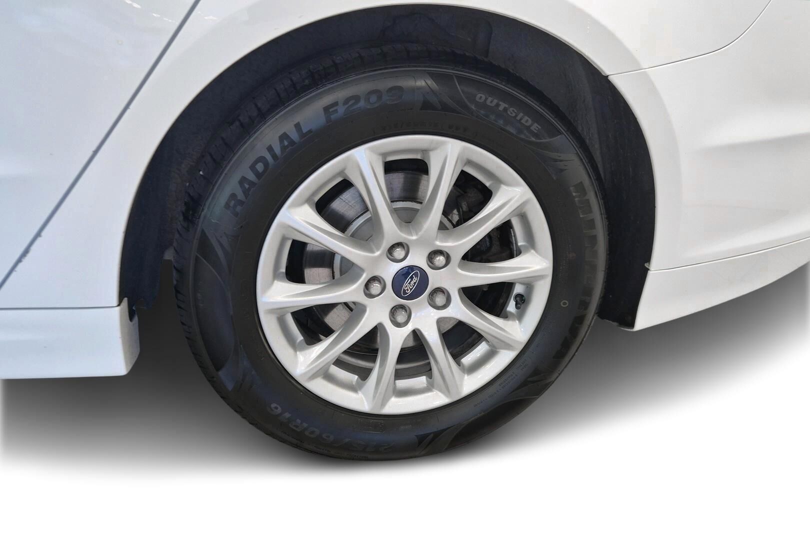Ford Mondeo iso kuva 13