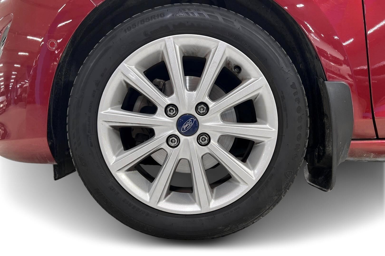 Ford Fiesta iso kuva 13