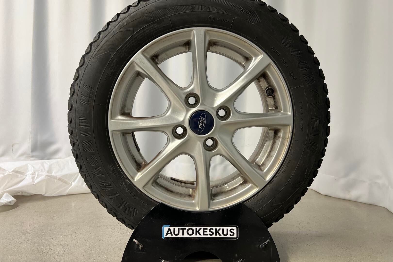 Ford Fiesta iso kuva 19