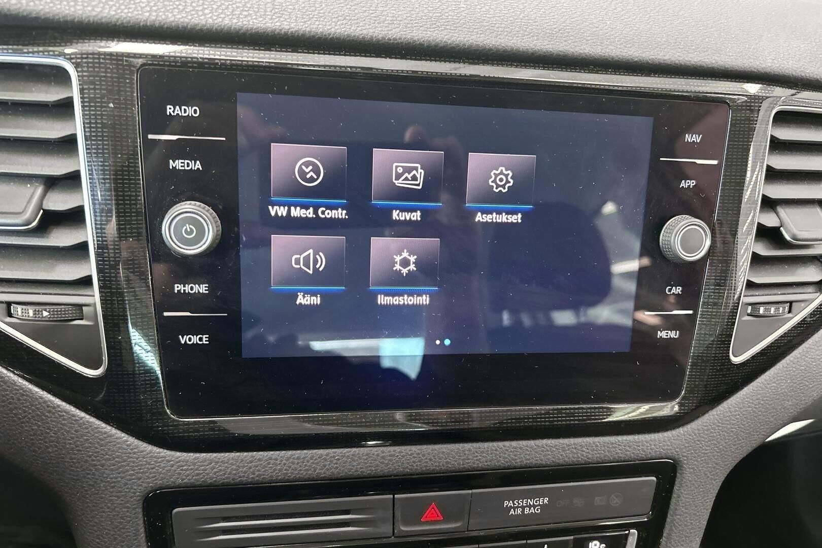 Volkswagen Golf Sportsvan iso kuva 17