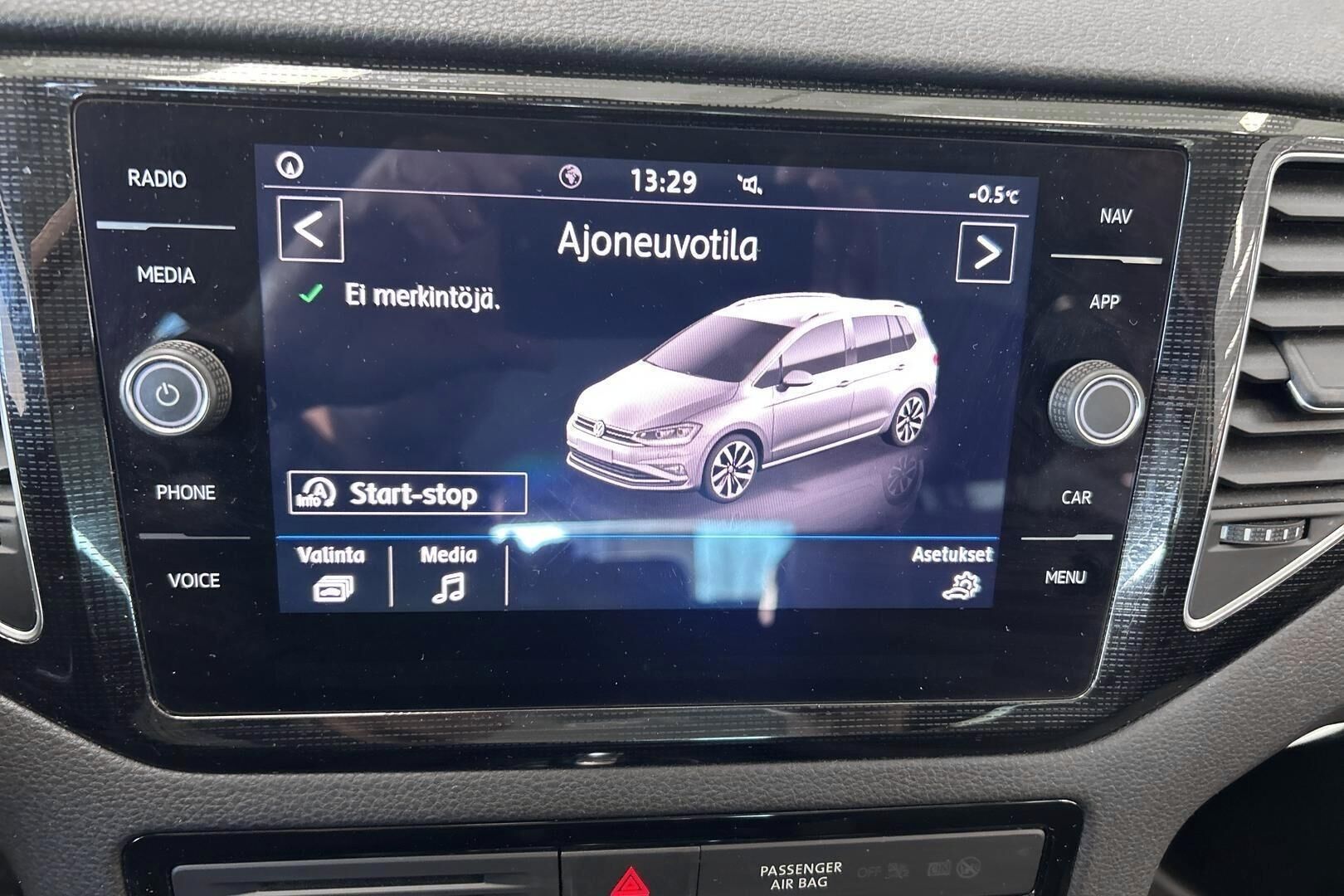 Volkswagen Golf Sportsvan iso kuva 18