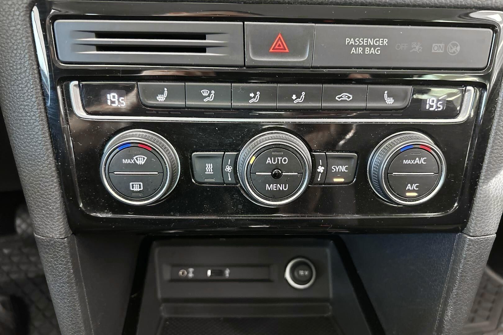 Volkswagen Golf Sportsvan iso kuva 21