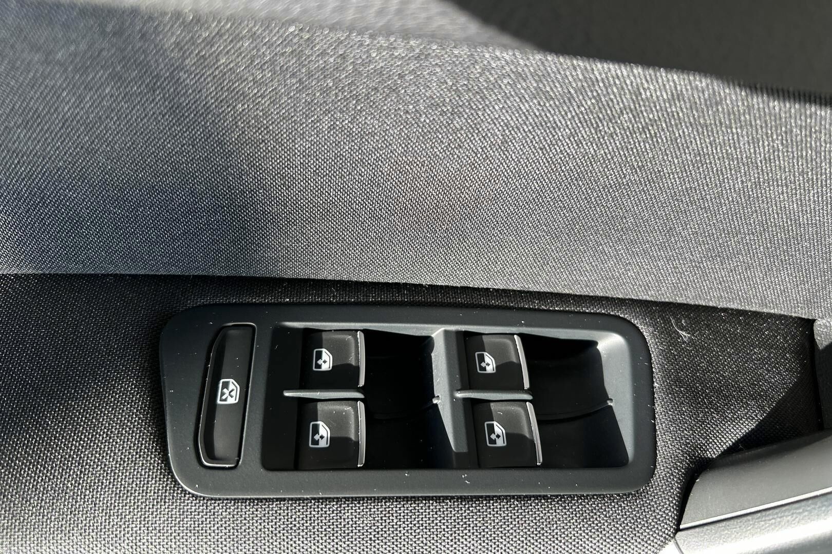 Volkswagen Golf Sportsvan iso kuva 27