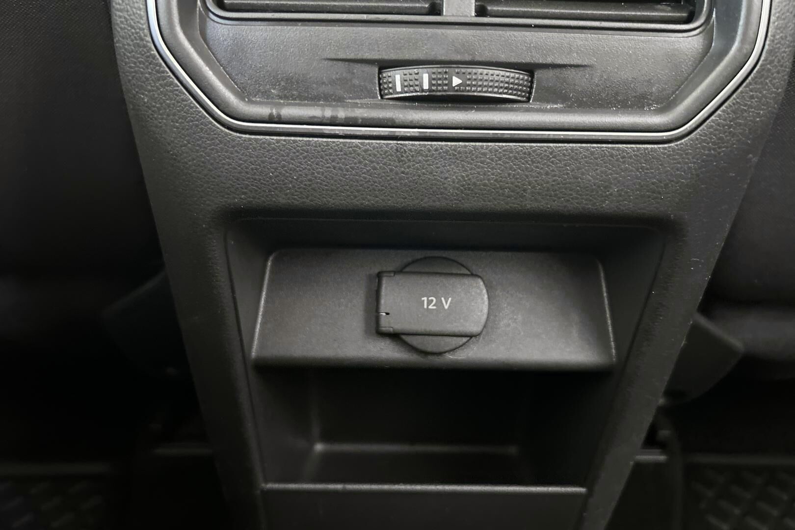 Volkswagen Golf Sportsvan iso kuva 30