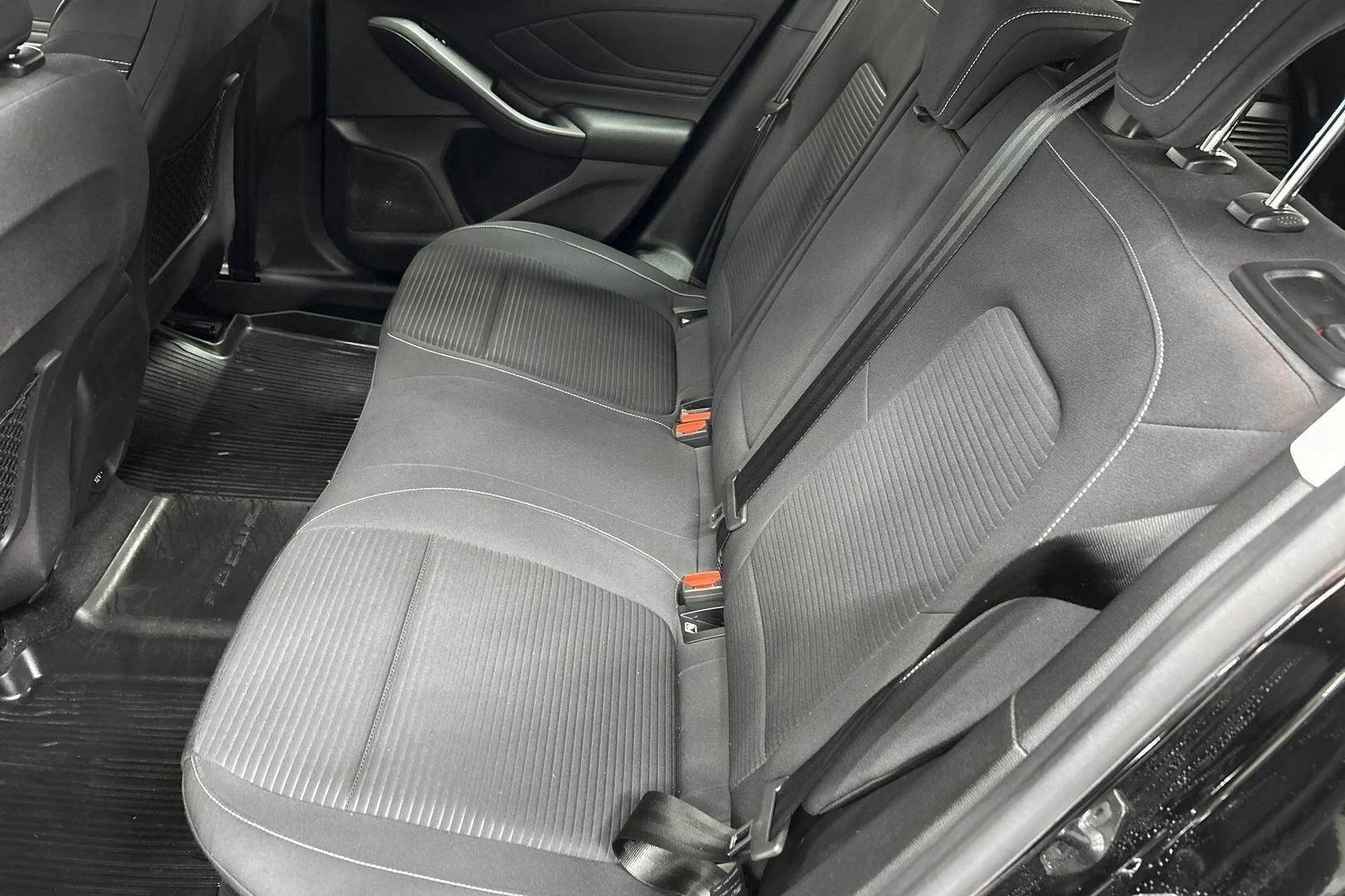 Ford Focus iso kuva 10