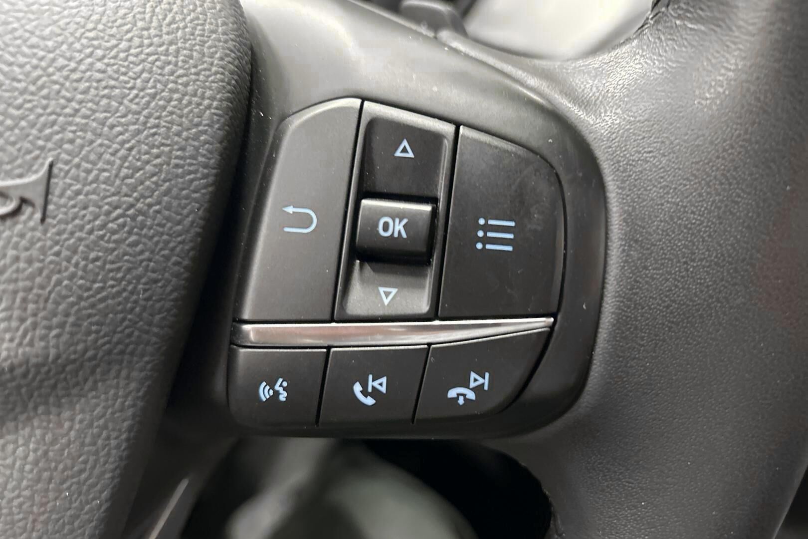 Ford Focus iso kuva 18