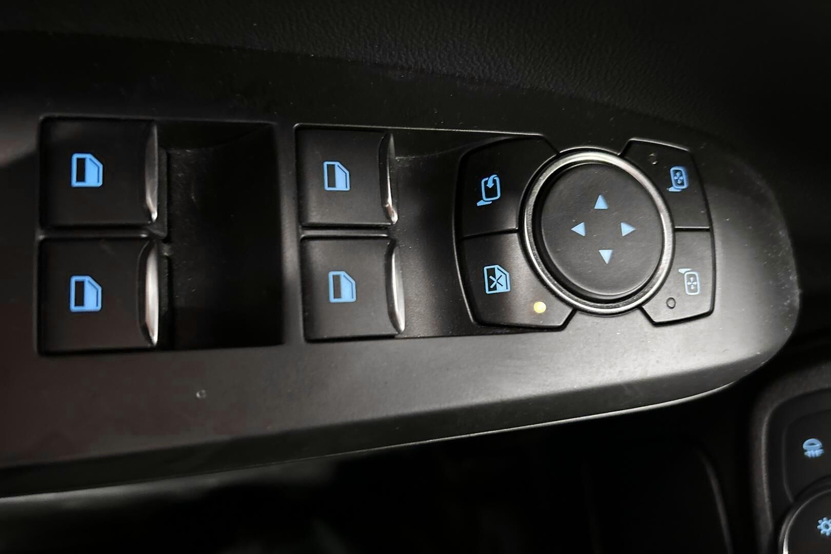 Ford Focus iso kuva 20