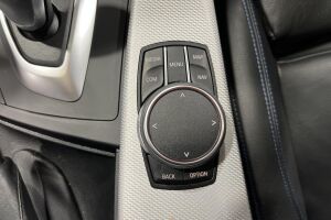 BMW 3-SARJA esikatselu 20