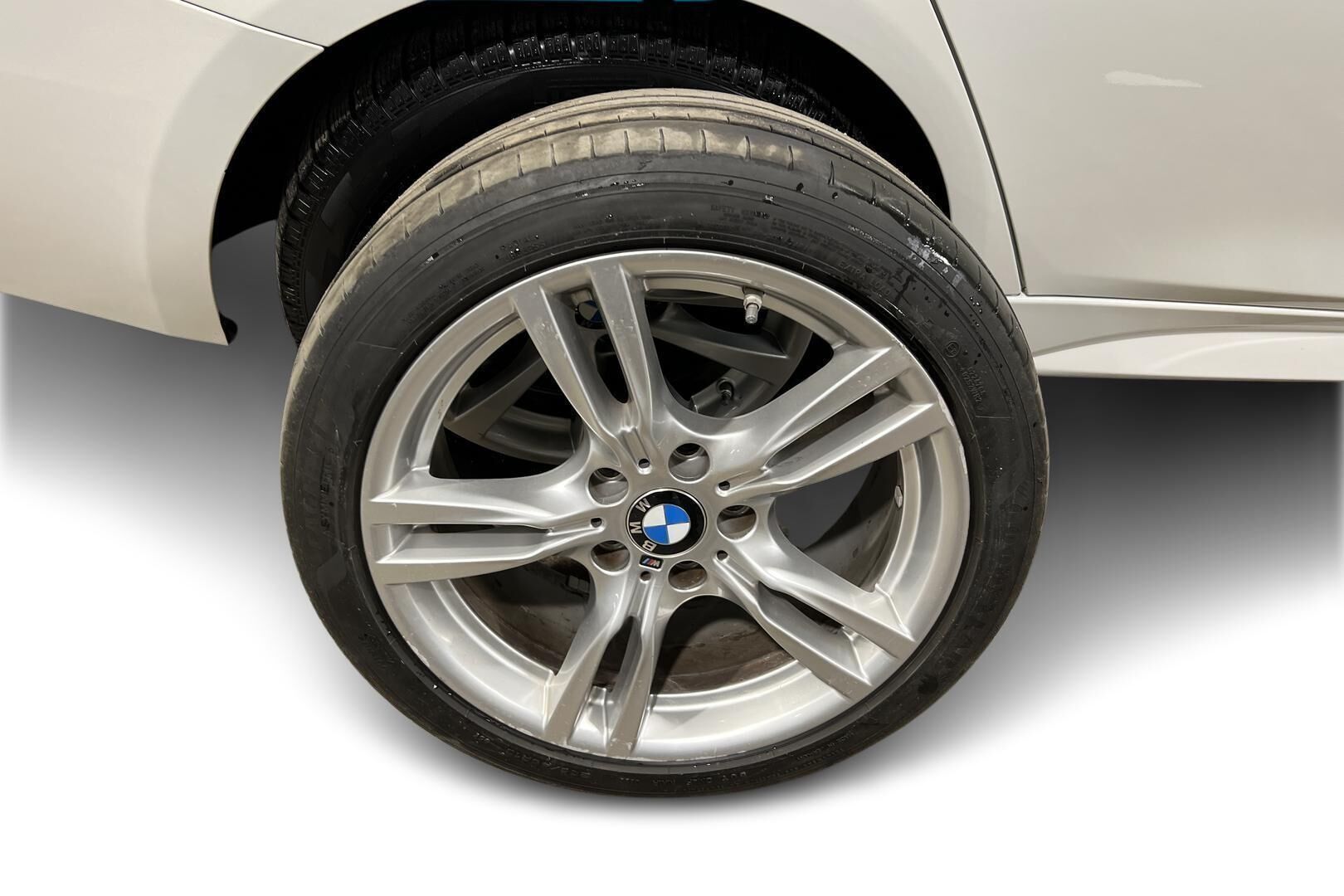 BMW 3-SARJA iso kuva 12