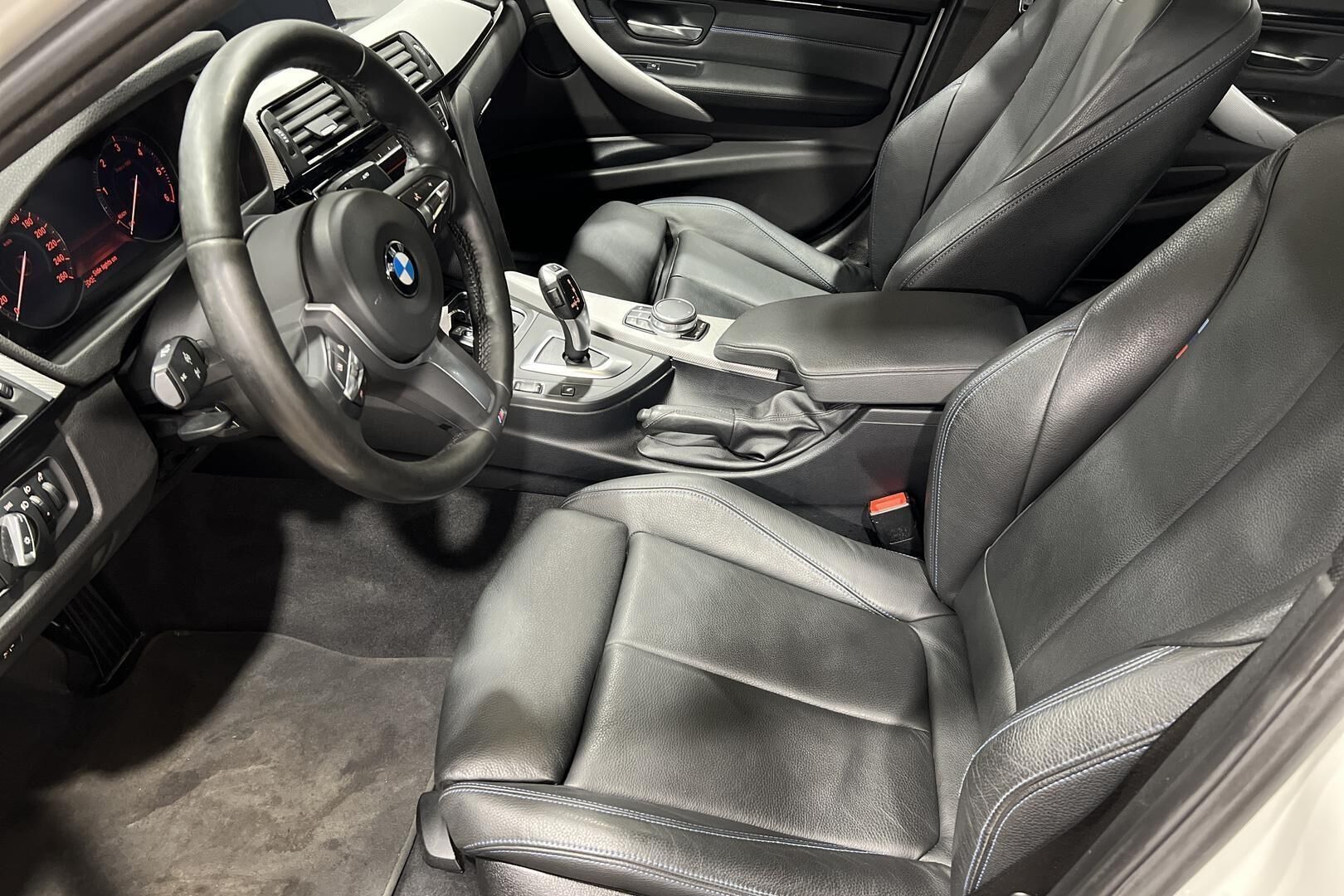 BMW 3-SARJA iso kuva 15