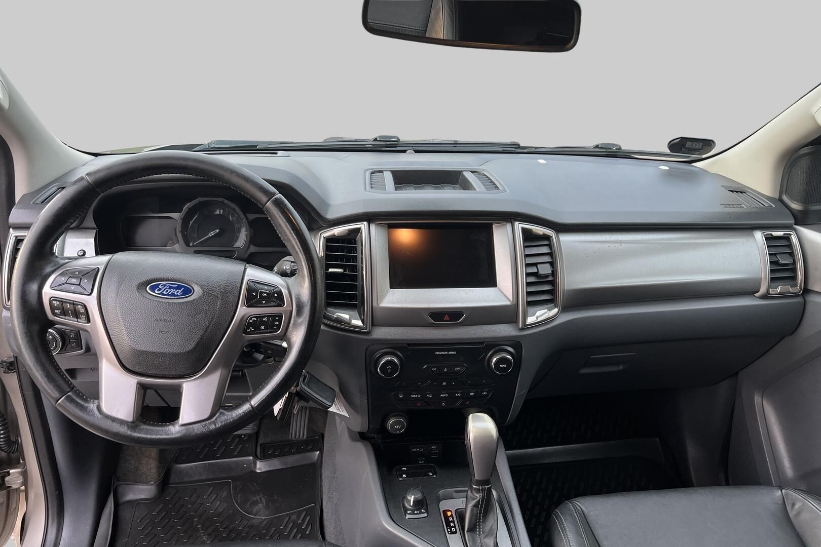 Ford Ranger iso kuva 11