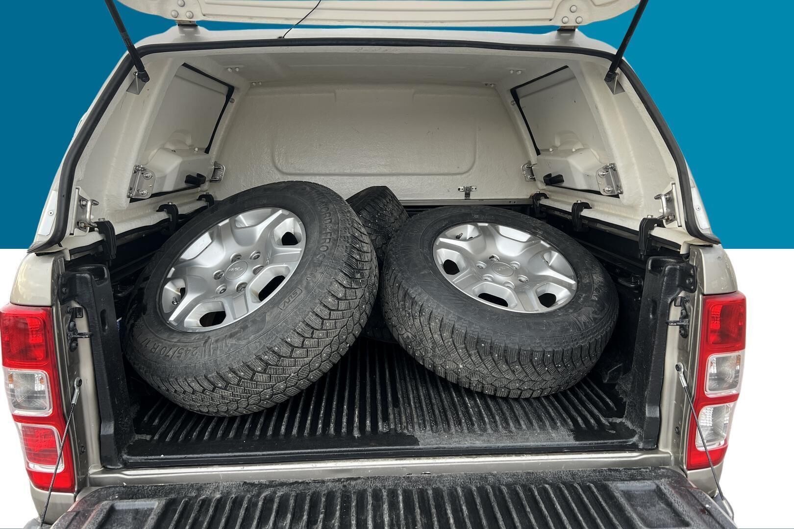 Ford Ranger iso kuva 12