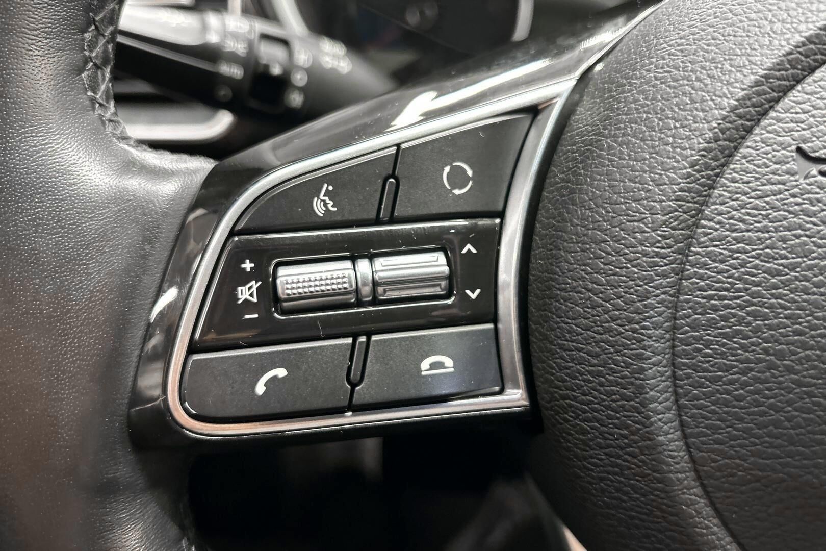 Kia Ceed iso kuva 13