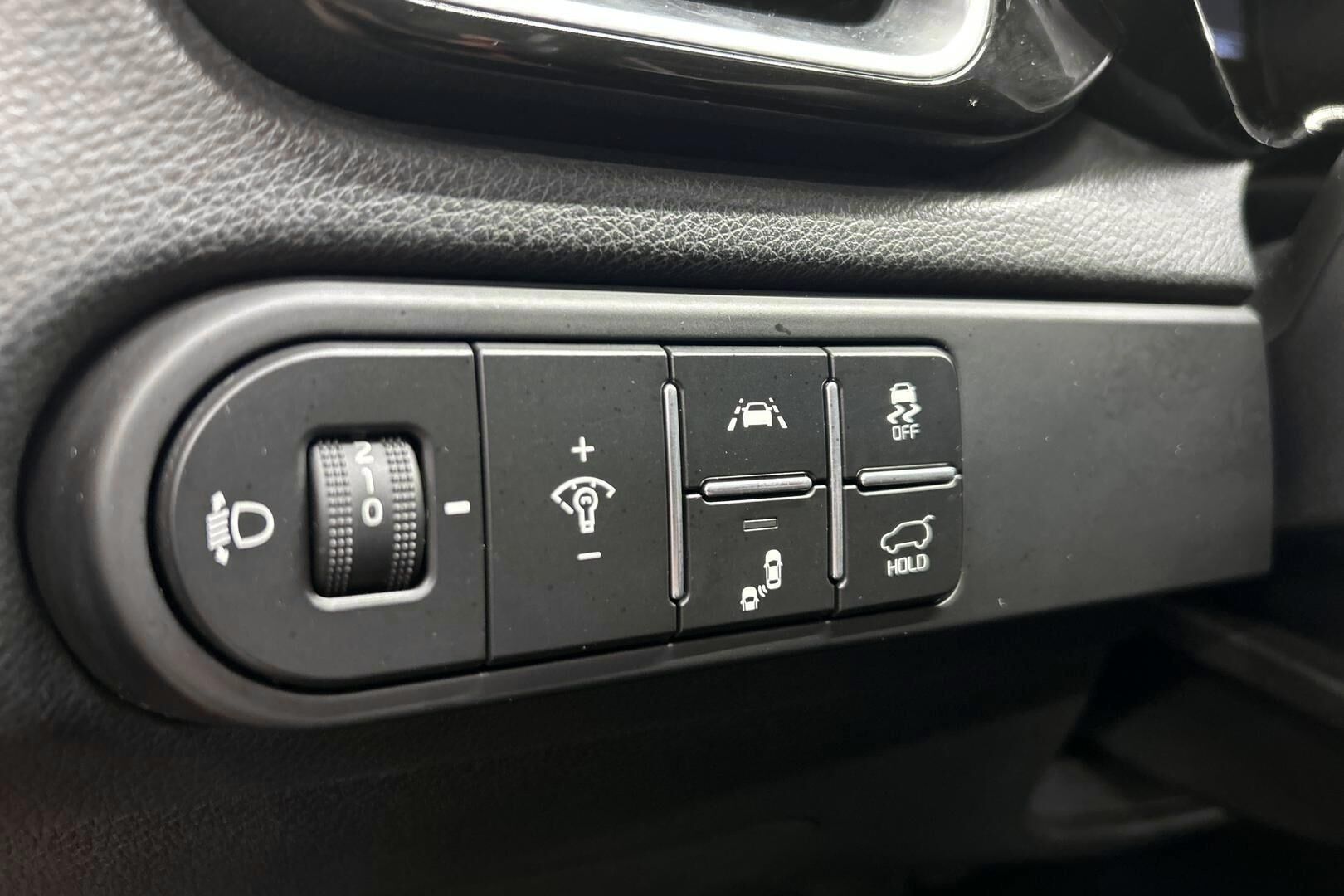 Kia Ceed iso kuva 14