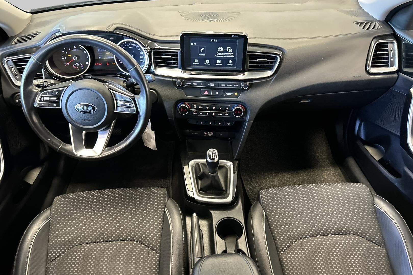 Kia Ceed iso kuva 11