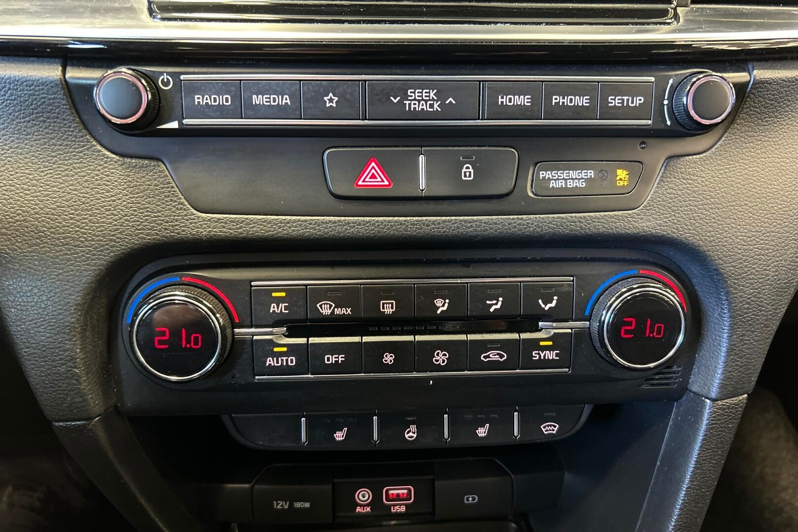 Kia Ceed iso kuva 19