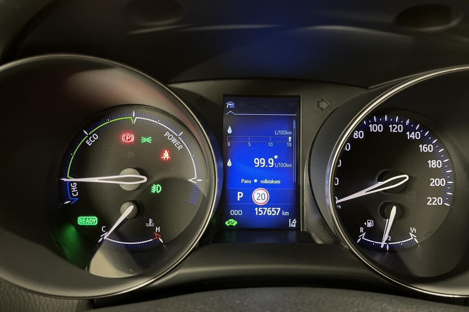 Toyota C-HR iso kuva 13
